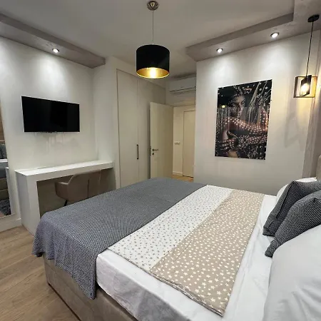 The Gates 210 Apartament