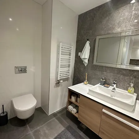 The Gates 210 * Βελιγράδι