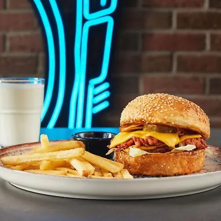 The Gates 210 Апартаменты