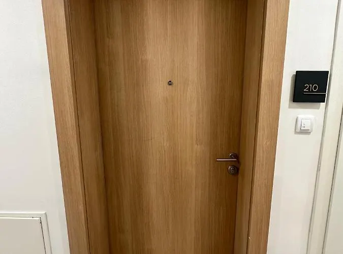 The Gates 210 Apartament *