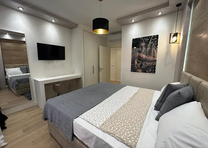 The Gates 210 Apartament